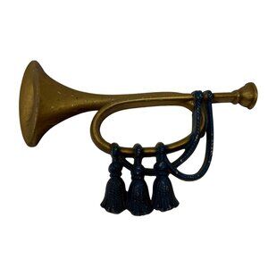 Vintage Sexton Brass Bugle Wall Hanging – Mid Century Cast Metal Horn with Tasse